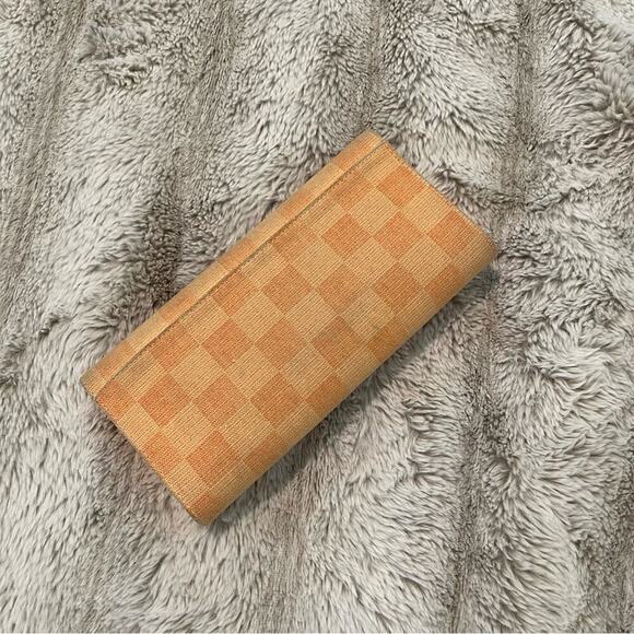 Universal Thread Peach Orange Checkered Long Wallet - Picture 4 of 5